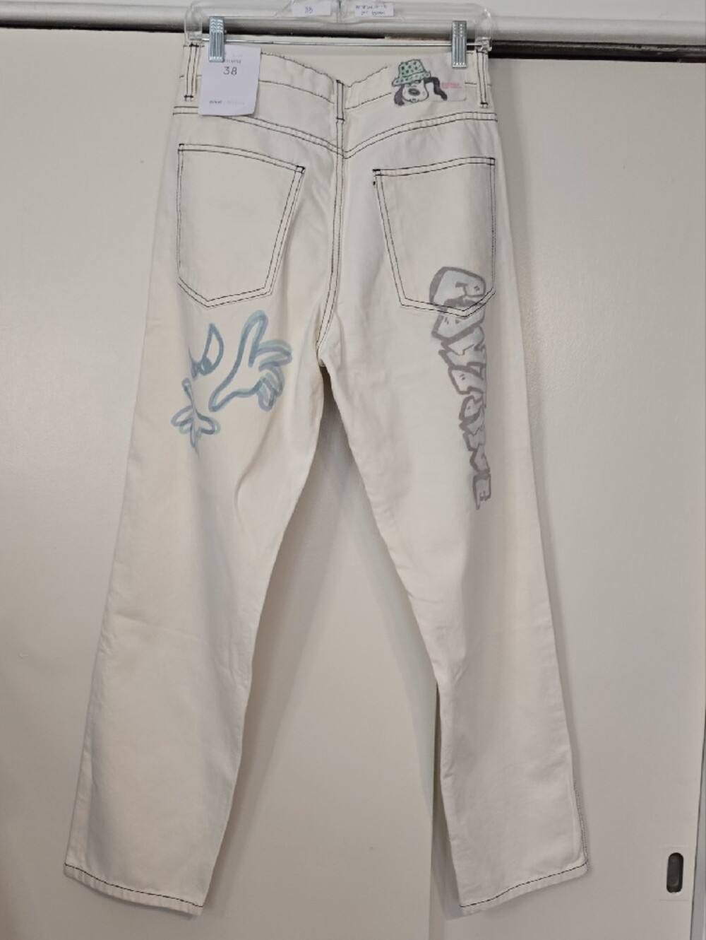 Bershka Cream Wide-Leg Graphic Jeans with Pastel Artwork - Picture 7 of 11